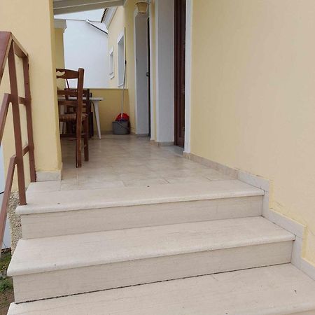 Nikki'S Studios & Apartments مورايتيكا المظهر الخارجي الصورة