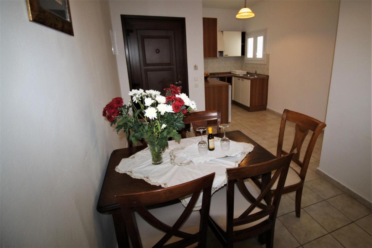 Nikki'S Studios & Apartments مورايتيكا المظهر الخارجي الصورة