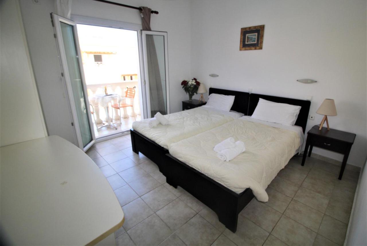 Nikki'S Studios & Apartments مورايتيكا المظهر الخارجي الصورة