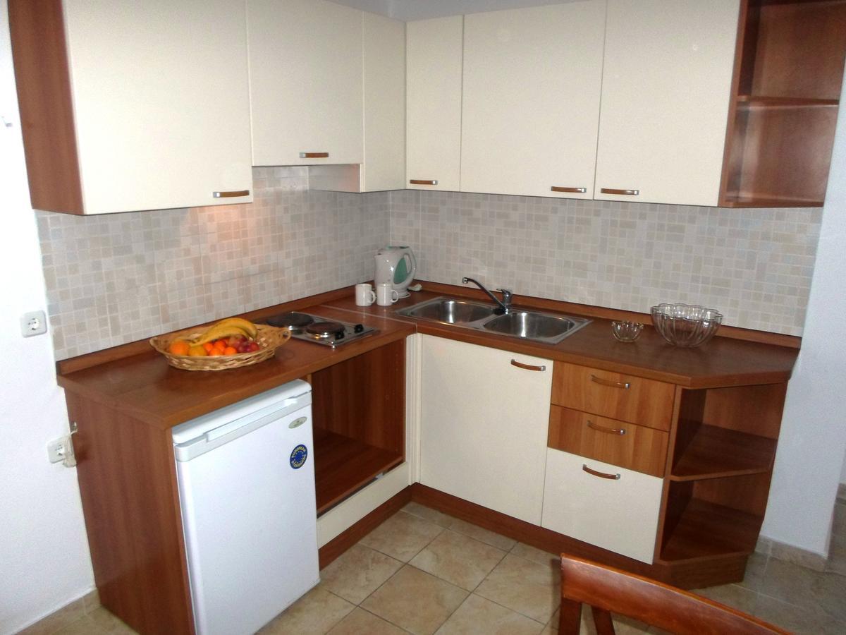 Nikki'S Studios & Apartments مورايتيكا المظهر الخارجي الصورة