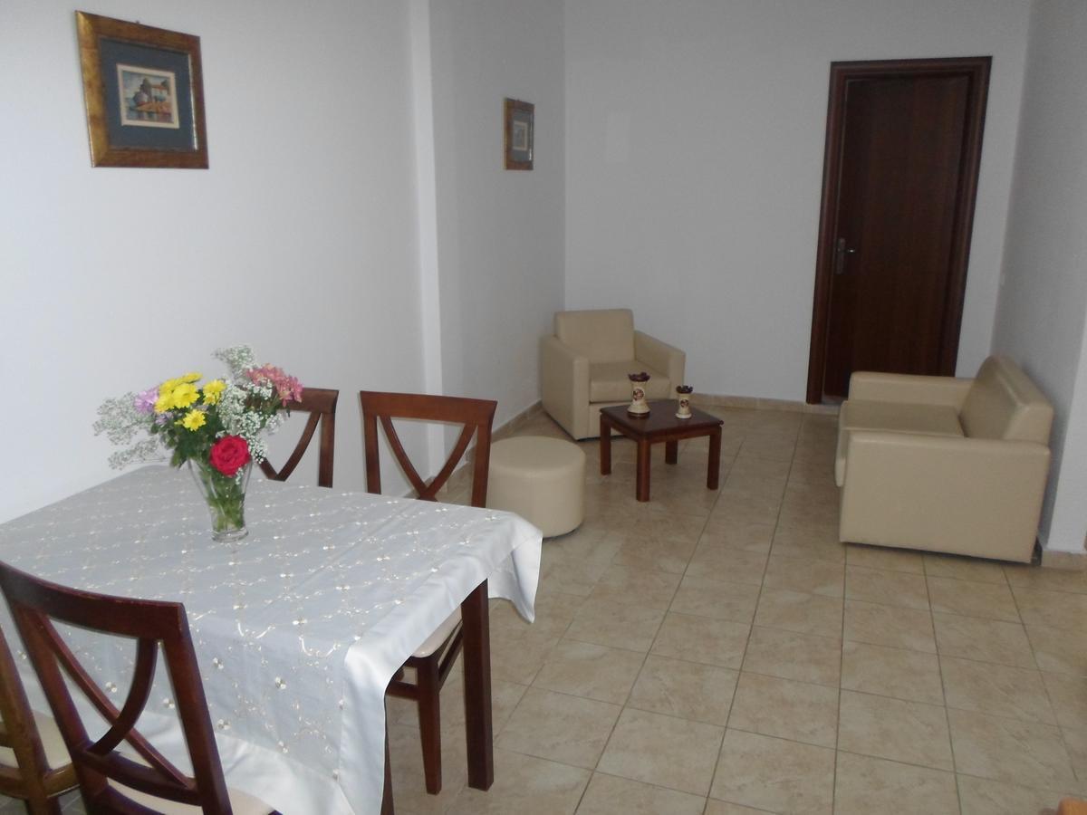 Nikki'S Studios & Apartments مورايتيكا المظهر الخارجي الصورة