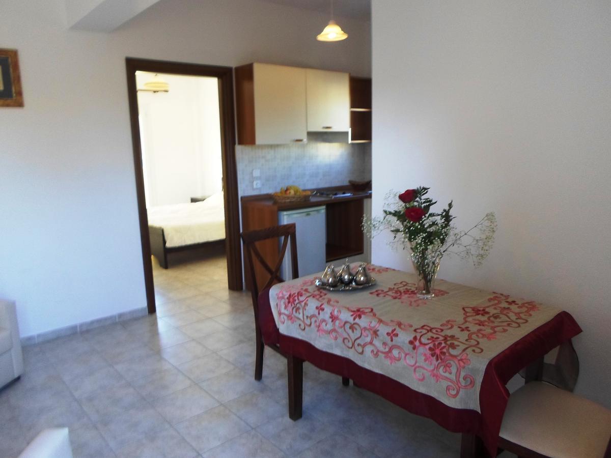 Nikki'S Studios & Apartments مورايتيكا المظهر الخارجي الصورة