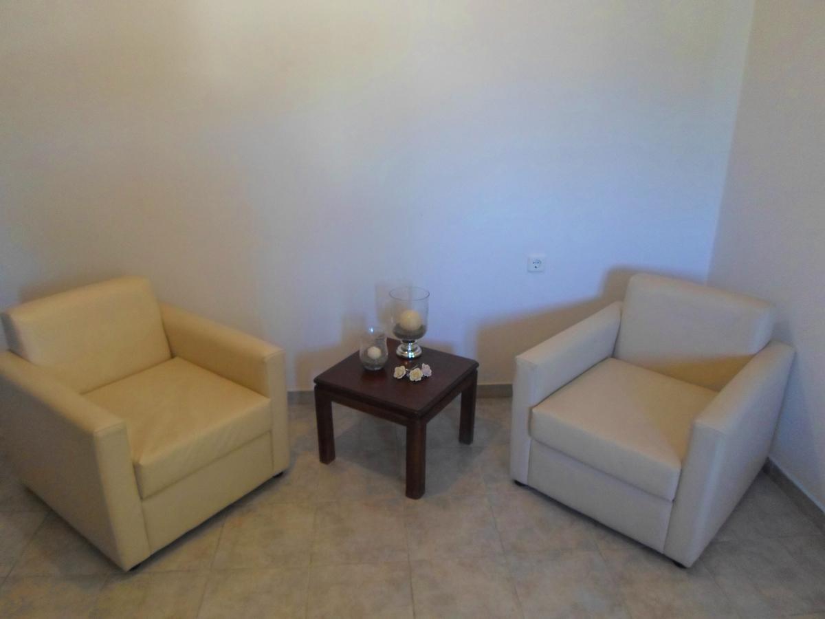 Nikki'S Studios & Apartments مورايتيكا المظهر الخارجي الصورة