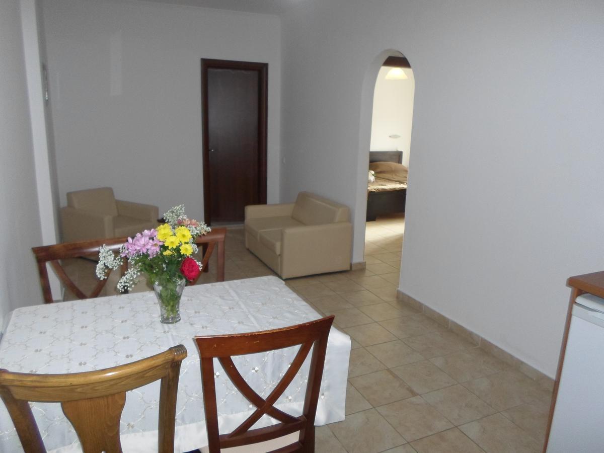 Nikki'S Studios & Apartments مورايتيكا المظهر الخارجي الصورة
