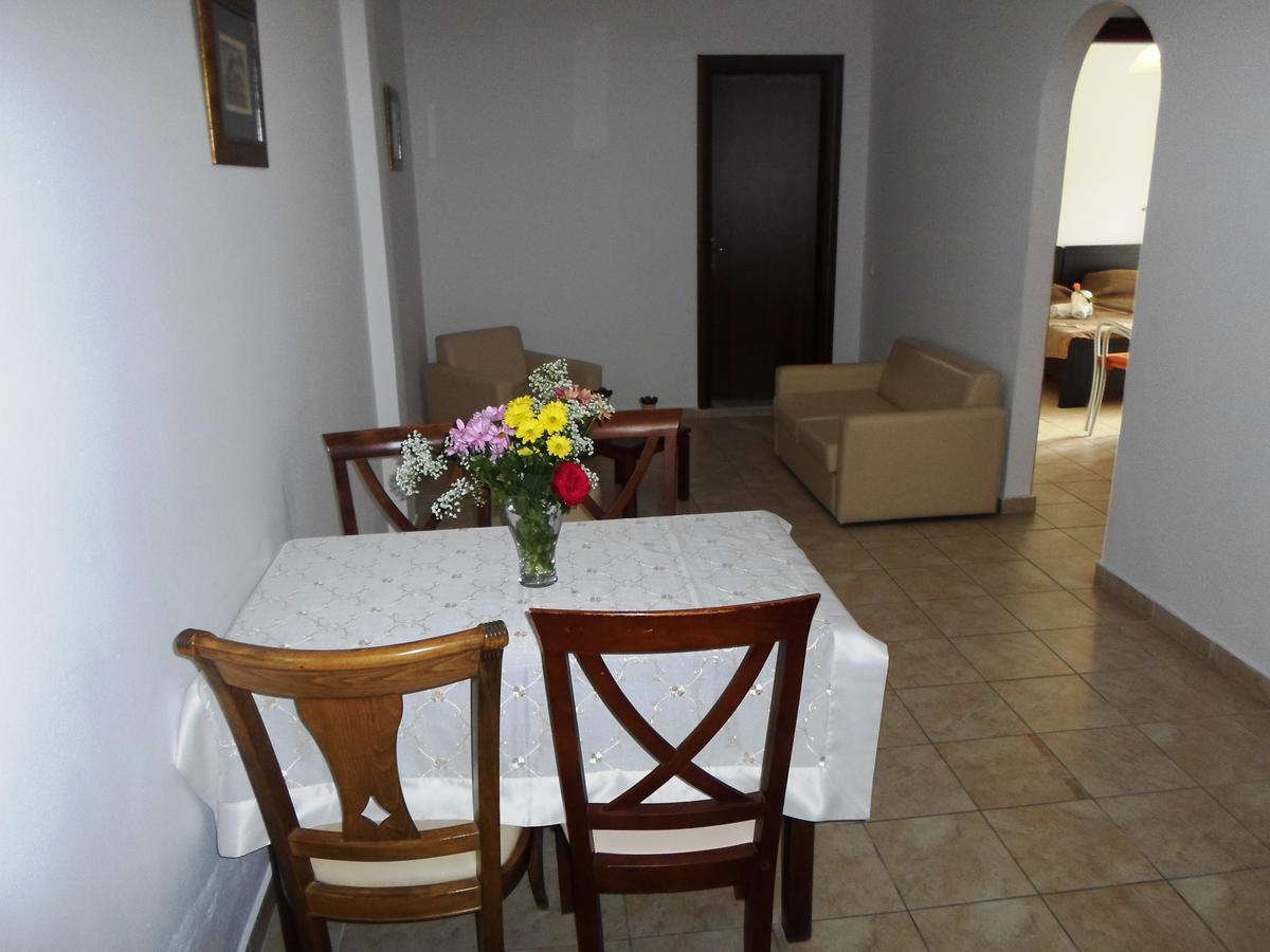 Nikki'S Studios & Apartments مورايتيكا المظهر الخارجي الصورة
